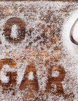 Laten zien dat aspartaam een goede suikervervanger is.