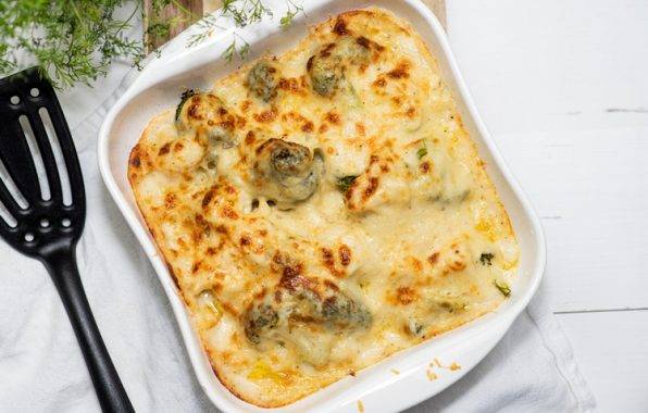 Ovenschotel met bloemkool en broccoli gegratineerd met gruyere kaas