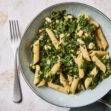 Pasta pesto met spinazie en witte bonen. Heerlijk en verantwoord eten tijdens een koolhydraatarm dieet.