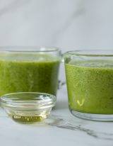 Smoothie recept voor groene thee smoothie met spinazie honing en avocado