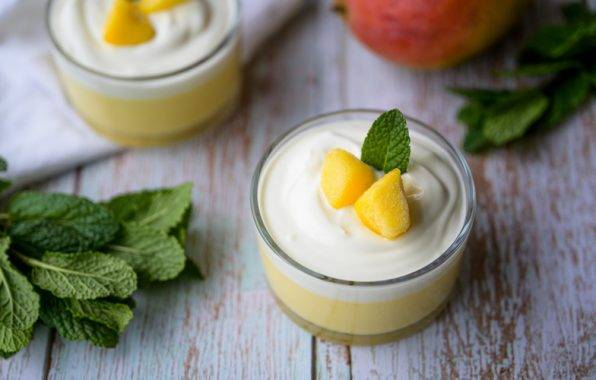 Koolhydraatarme mango pudding met Griekse yoghurt