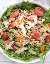 rucola salade met tomaatjes en tonijn
