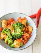 Wokgerecht met broccoli en kip